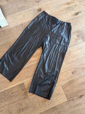 Women's Black Faux Leather Cropped Wide-Leg Pants